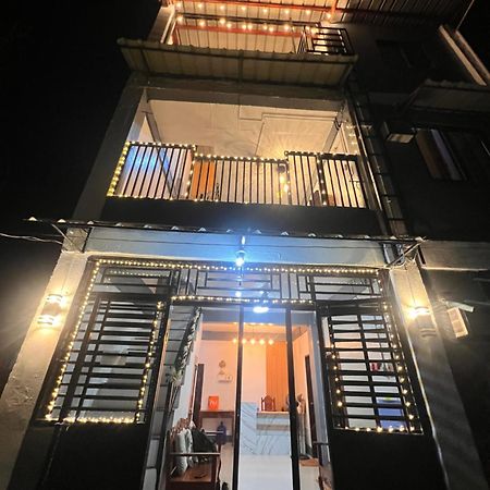 Eighty8 Tourist Inn Coron Buitenkant foto