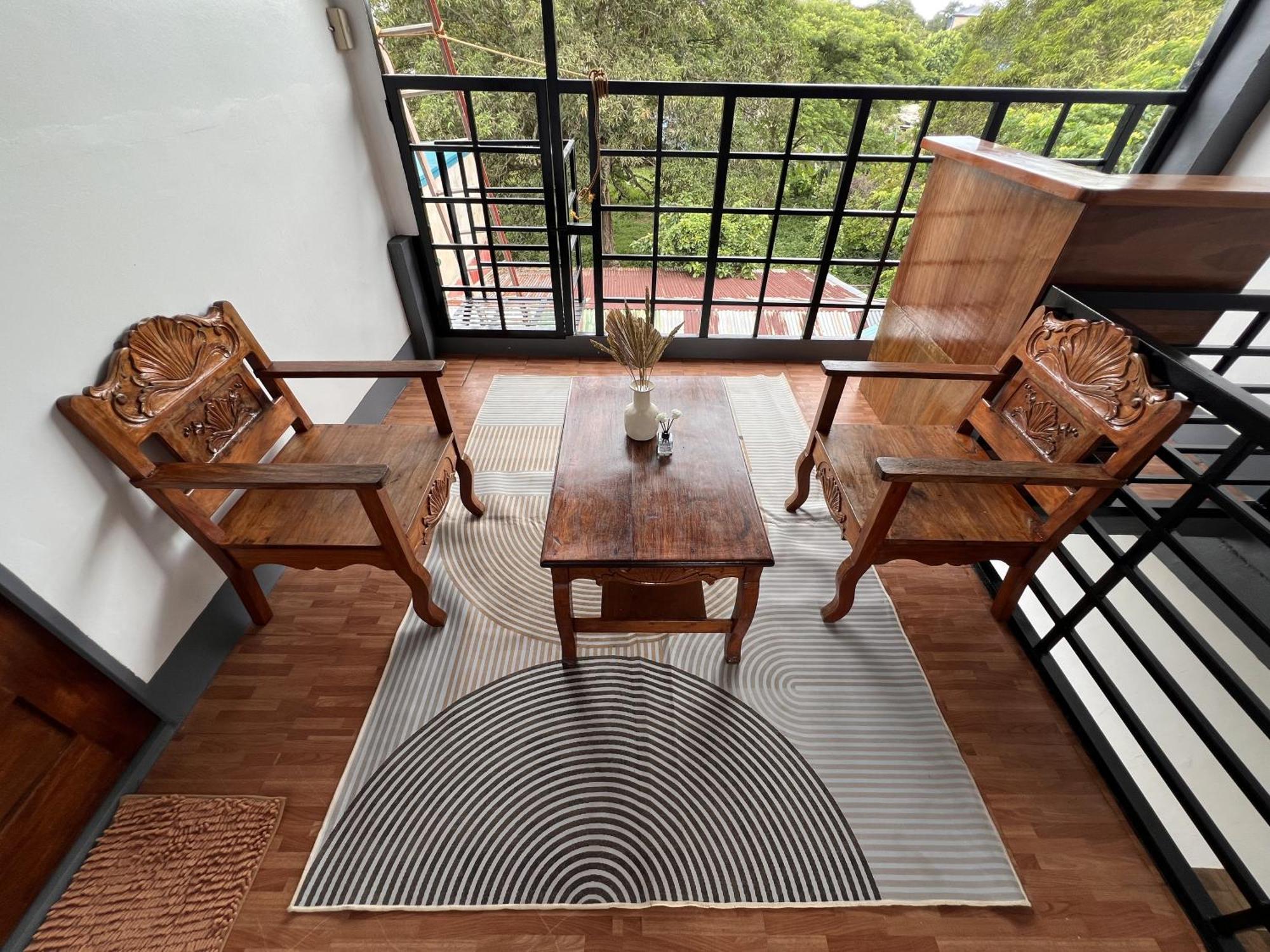 Eighty8 Tourist Inn Coron Buitenkant foto