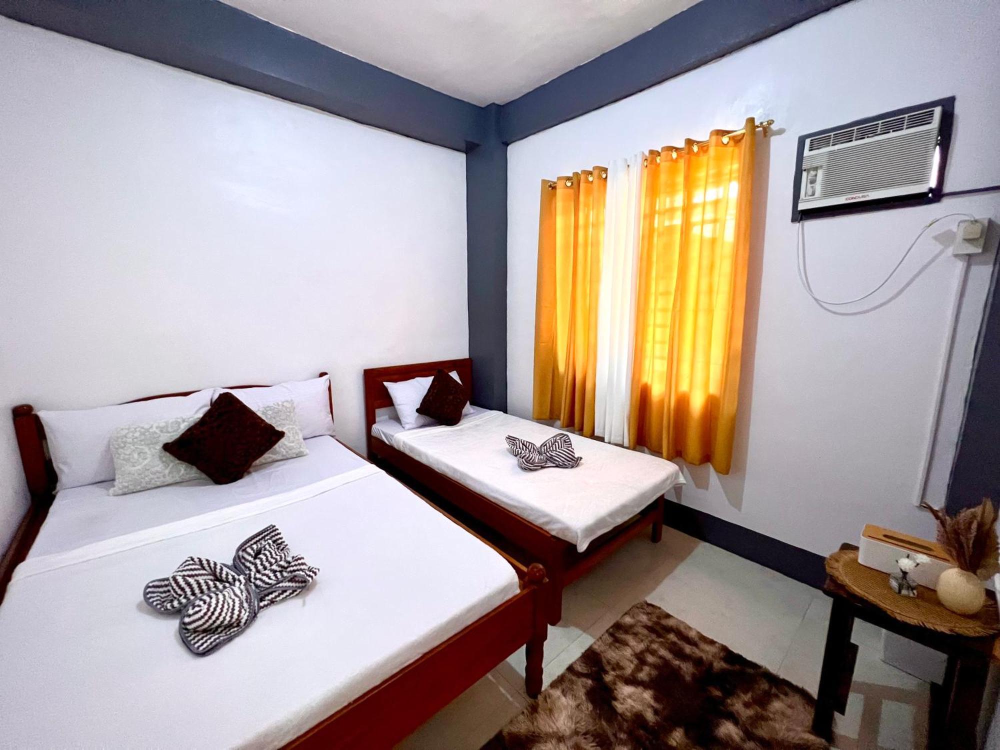 Eighty8 Tourist Inn Coron Buitenkant foto