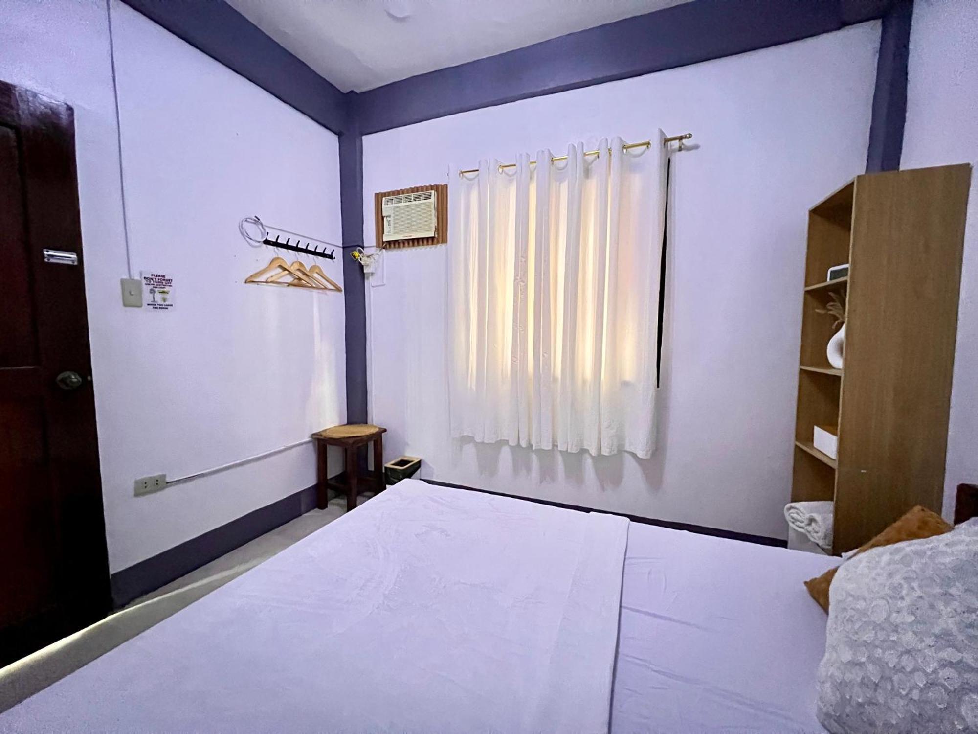 Eighty8 Tourist Inn Coron Buitenkant foto